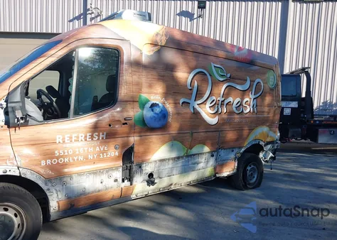 2018 Ford Transit-250 z USA, uszkodzony, nr VIN 1FTYR2CM4JKA71467